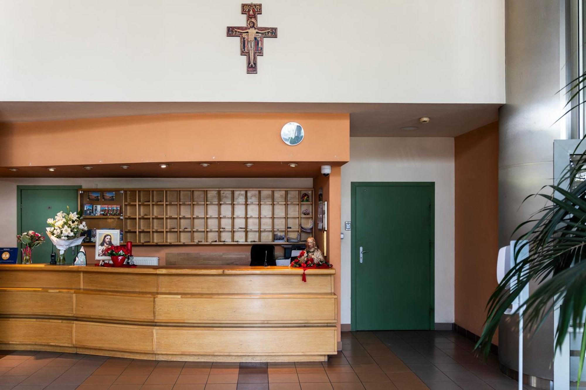Pastoral Lodge At The Sanctuary Of The Divine Mercy Cracovia Exterior foto